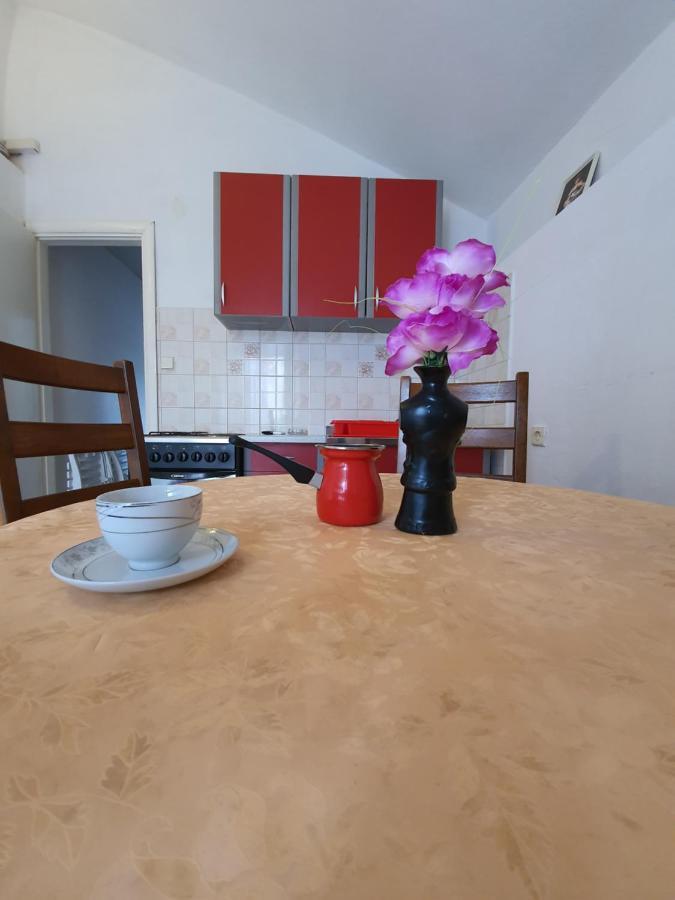 Apartment And Rooms Lucica Komiza Ngoại thất bức ảnh