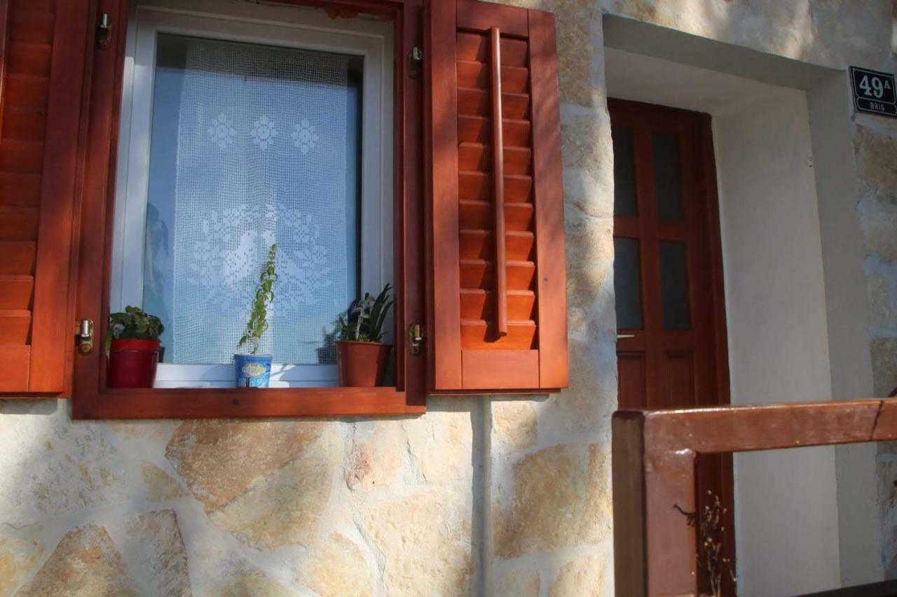 Apartment And Rooms Lucica Komiza Ngoại thất bức ảnh